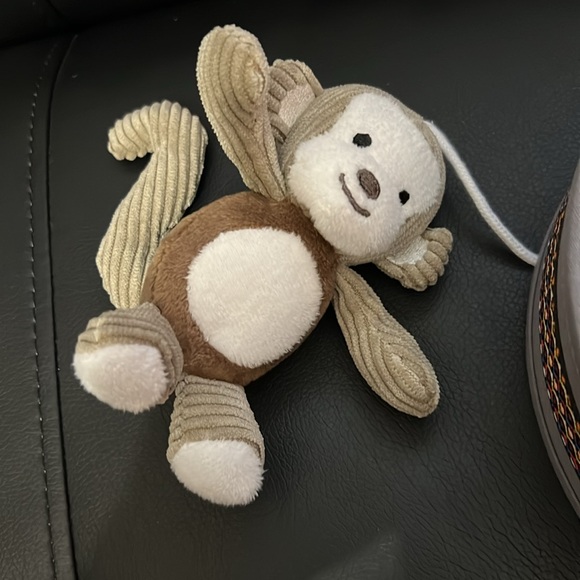 Levtex Baby Musical Mobile for Crib. 0-5 mo Animals Rotates to Lullaby Open Box - Picture 8 of 15